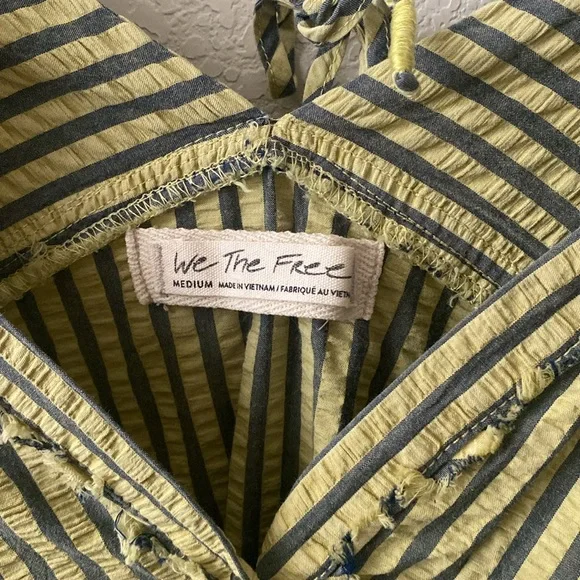 We The Free - One Of The Boys Tunic size M EUC - Picture 4 of 4